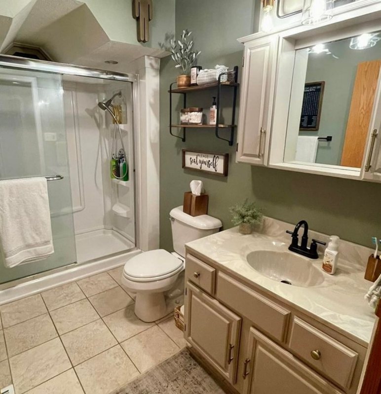 Sherwin Williams Evergreen Fog Bathroom02