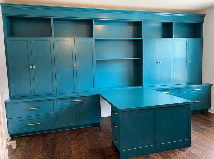Sherwin Williams Really Teal on cabinets.01