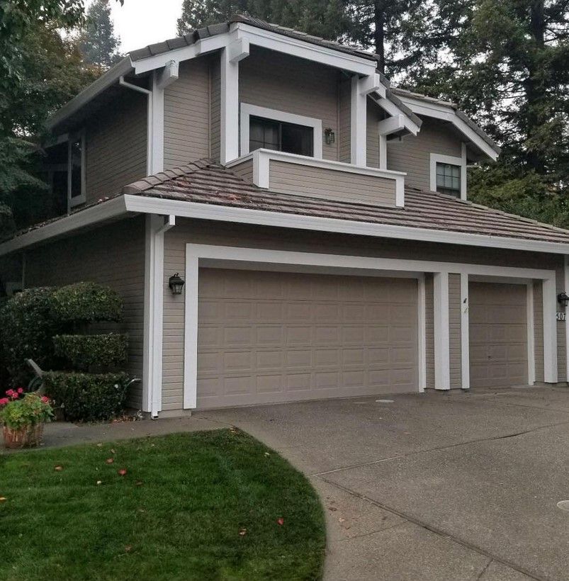 Sherwin Williams Status Bronze (SW 7034)