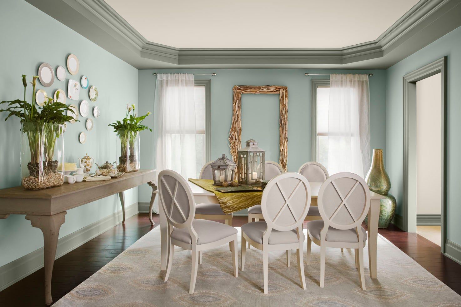 (A Victorian style inspired Benjamin Moore Wythe Blue dining space)