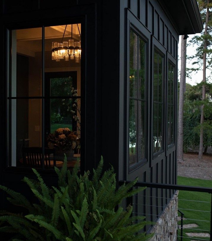 Benjamin Moore Black Panther looks luxurious on the exterior walls and window frames.