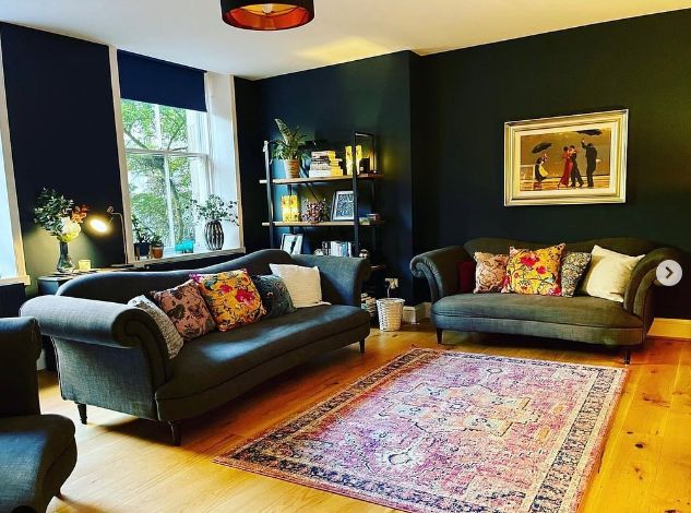 (Farrow & Ball Hague Blue is different for all the right reasons in this living room)