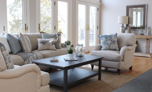  The perfect traditional living room with Benjamin Moore Light Pewter