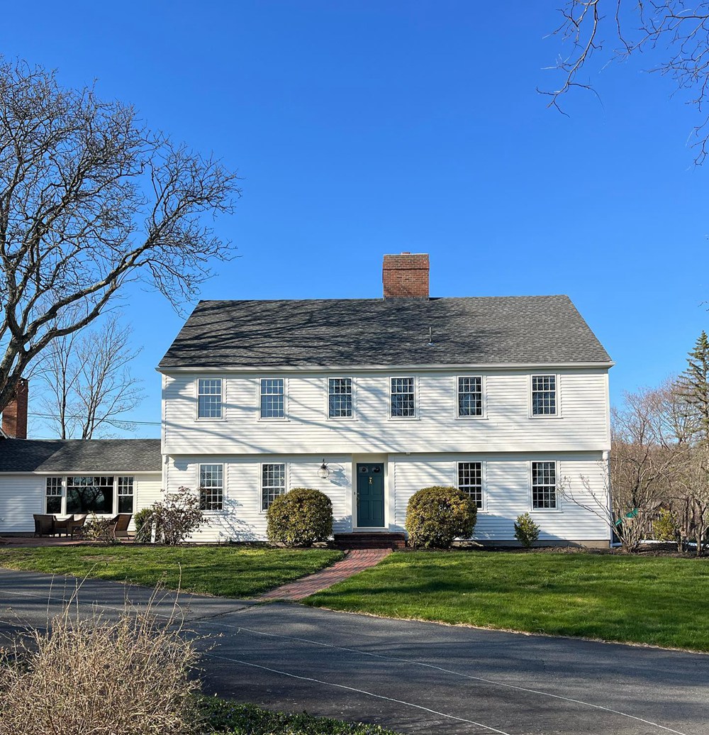 Benjamin Moore White Dove on Exteriors